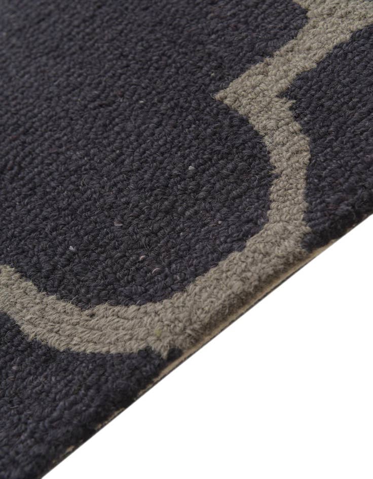 Detail image of 5' 1 x 8' Luna Wool Rug