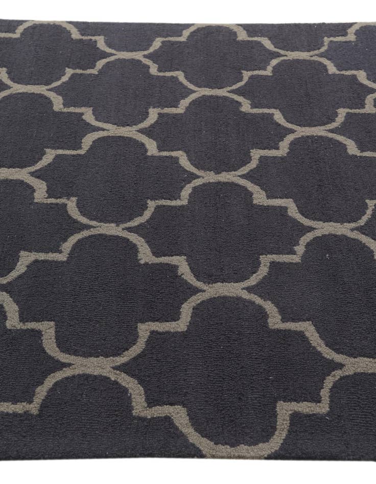 Detail image of 5' x 8' Luna Wool Rug
