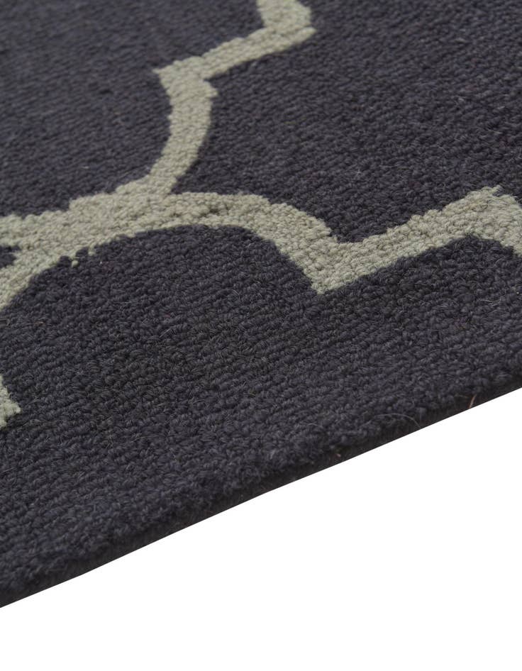 Detail image of 5' x 8' Luna Wool Rug