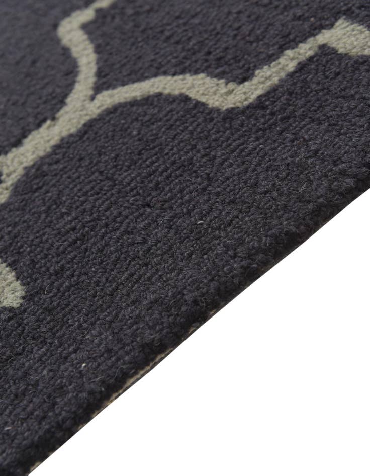 Detail image of 5' x 8' Luna Wool Rug