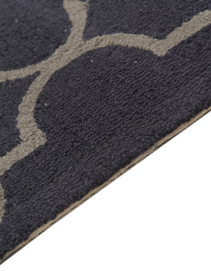 Detail image of 5' x 8' Luna Wool Rug