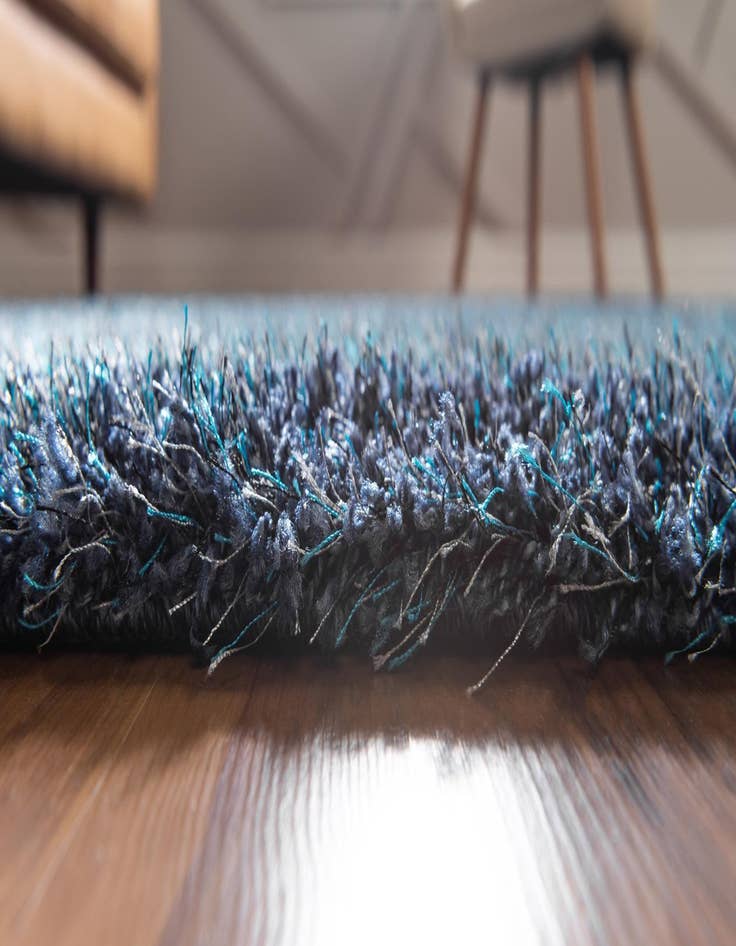 Detail image of 6' x 9' Luxe Solid Shag Rug