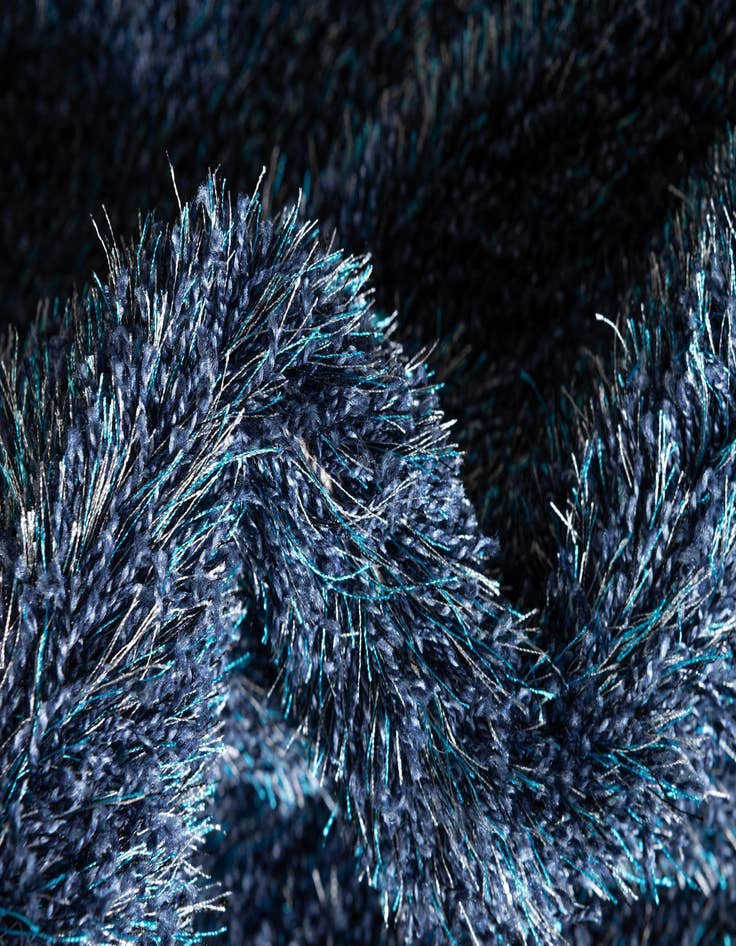 Detail image of 6' x 9' Luxe Solid Shag Rug