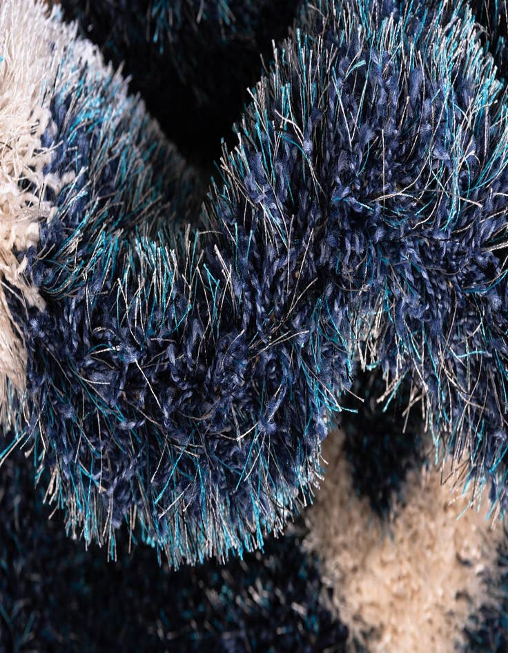 Detail image of 7' x 10' Luxe Trellis Shag Rug