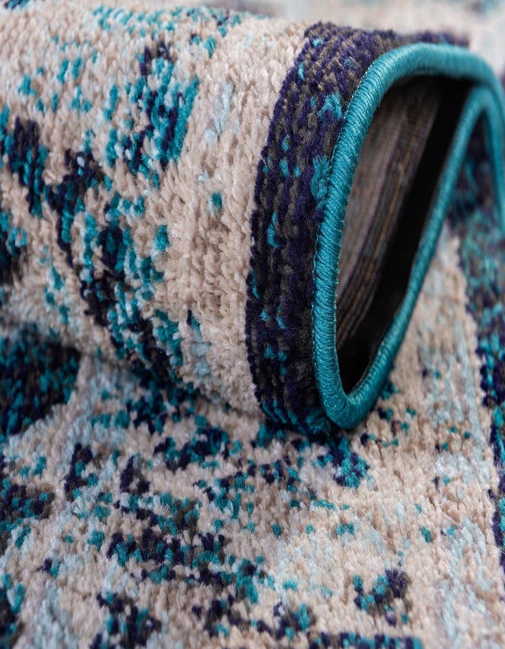 Detail image of 7' 10 x 10' Madeline Rug