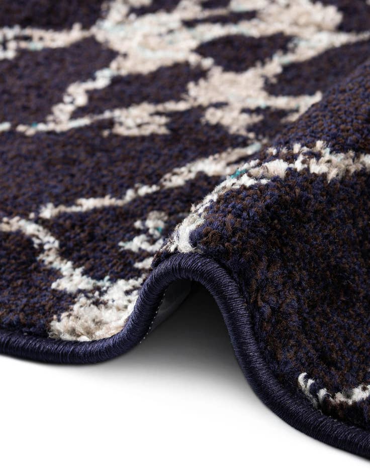 Detail image of 7' x 10' Madeline Rug