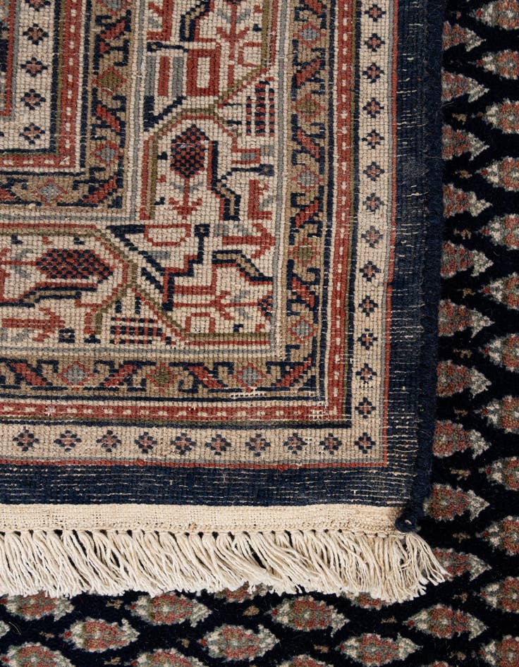 Detail image of 4' 2 x 6'  Hand Knotted Mir Wool Rug