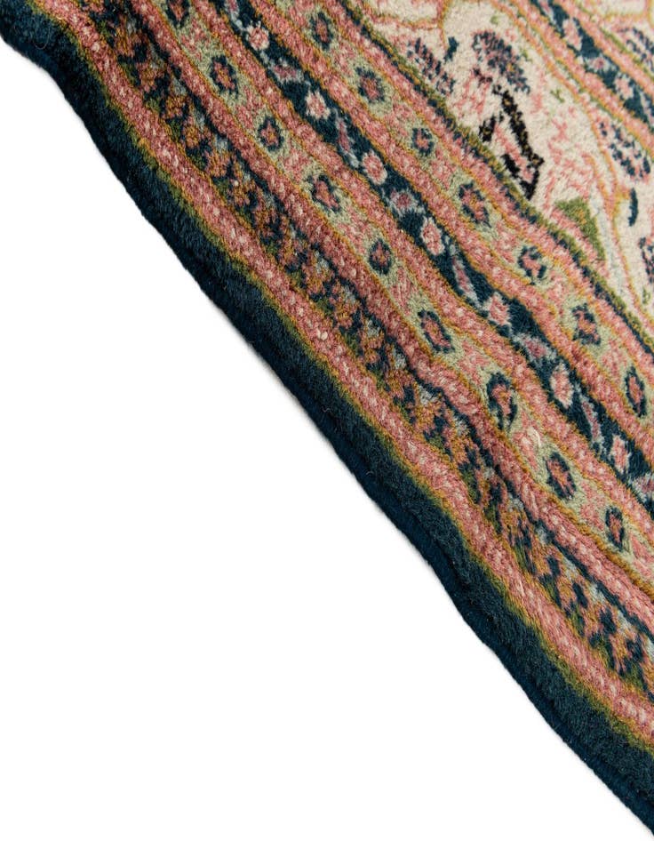 Detail image of 8' 8 x 12'  Hand Knotted Mir Wool Rug