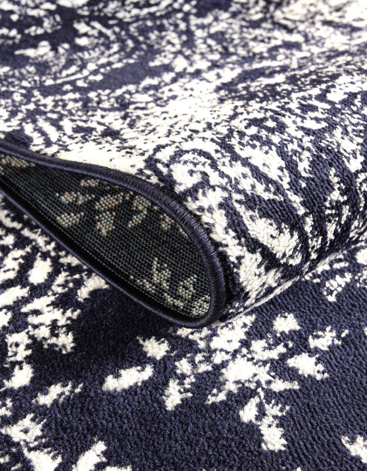 Detail image of 7' 10 x 11' Monaco Rug