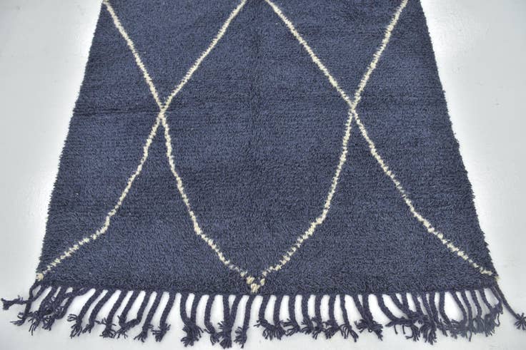 Detail image of 4' 8 x 8' 6 Hand Knotted Moroccan Wool Rug