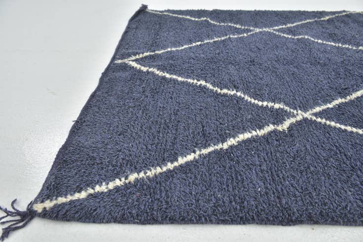 Detail image of 4' 8 x 8' 6 Hand Knotted Moroccan Wool Rug