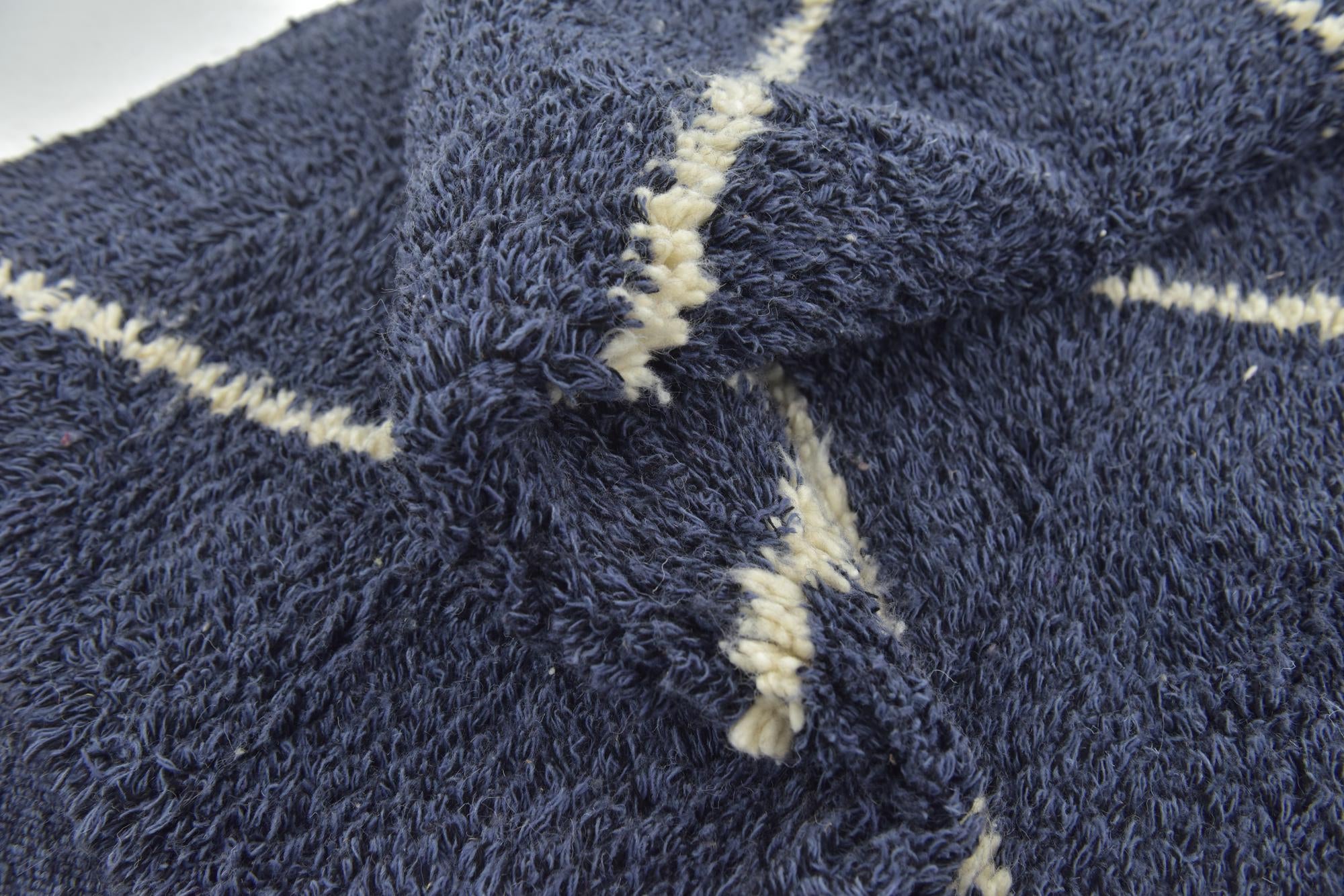 4' 8 x 8' 6 Hand Knotted Moroccan Wool Rug