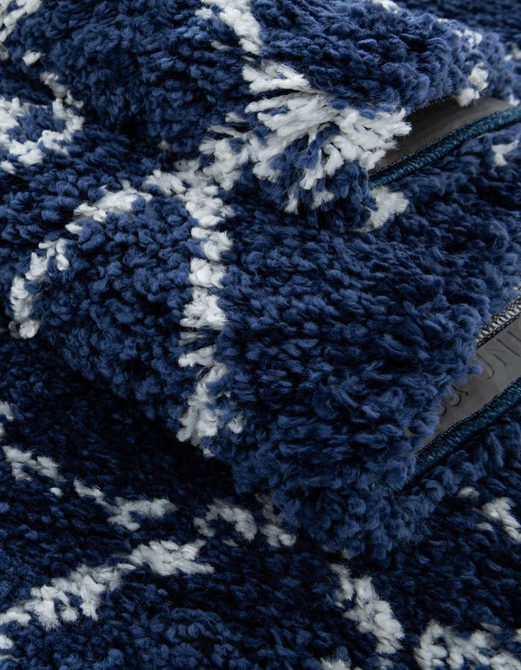 Detail image of 9' x 12' 2 Moroccan Shag Rug