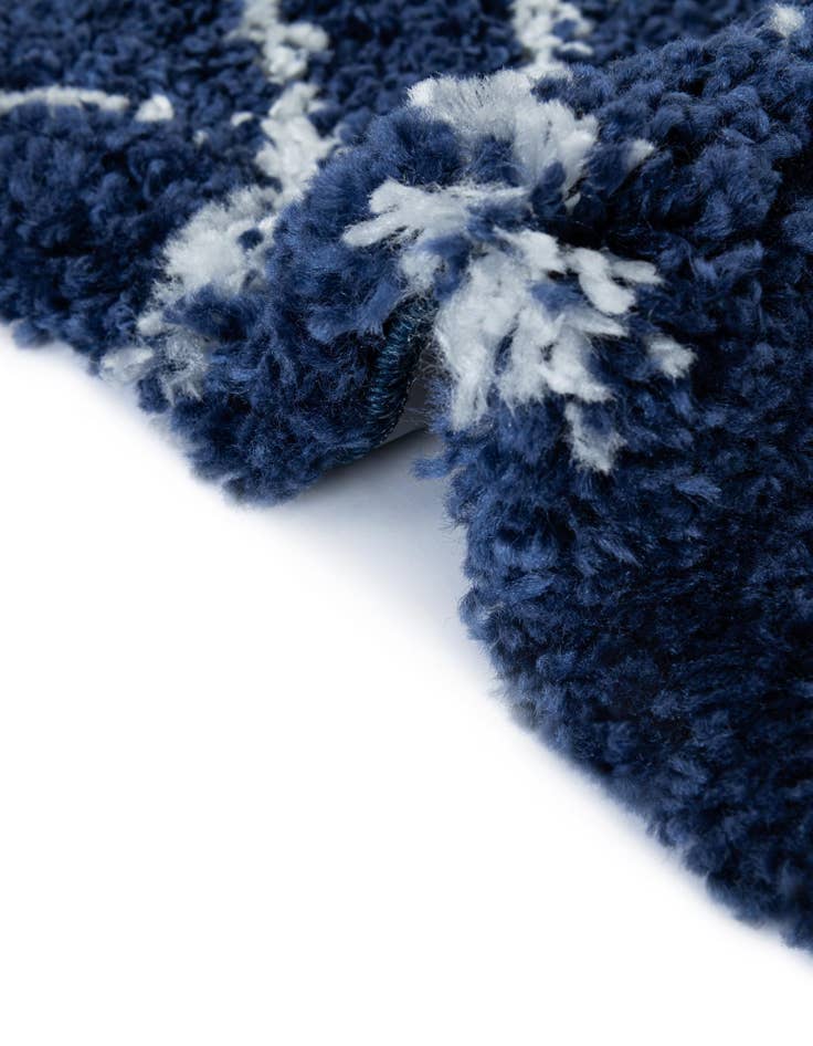 Detail image of 4' x 6' Moroccan Shag Rug