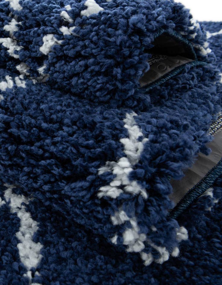 Detail image of 9' x 12' 2 Moroccan Shag Rug
