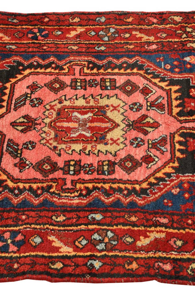 Detail image of 3' 4 x 5' 4 Hand Knotted Nahavand Persian Wool Rug