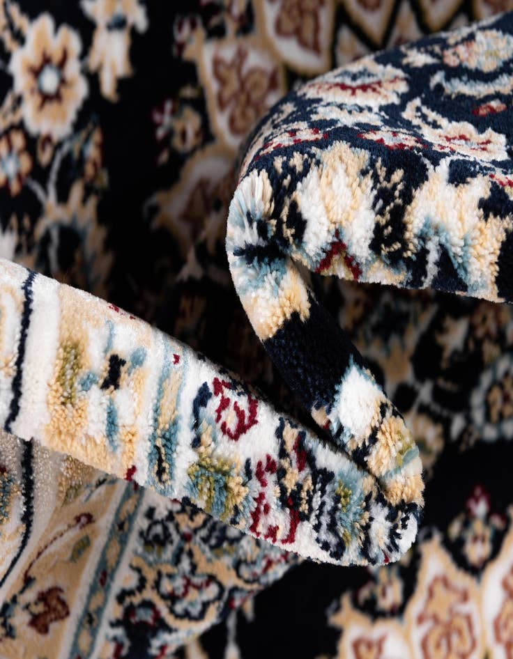 Detail image of 8' x 10' Nain Design Rug