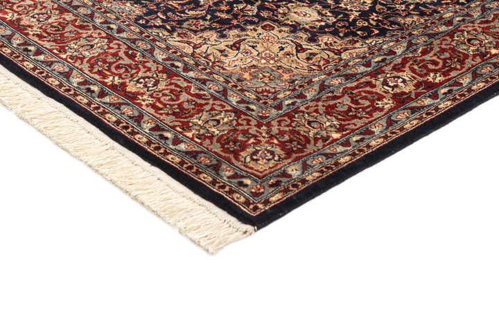 4' 7 x 7' 3 Hand Knotted Nain Oriental Wool Rug