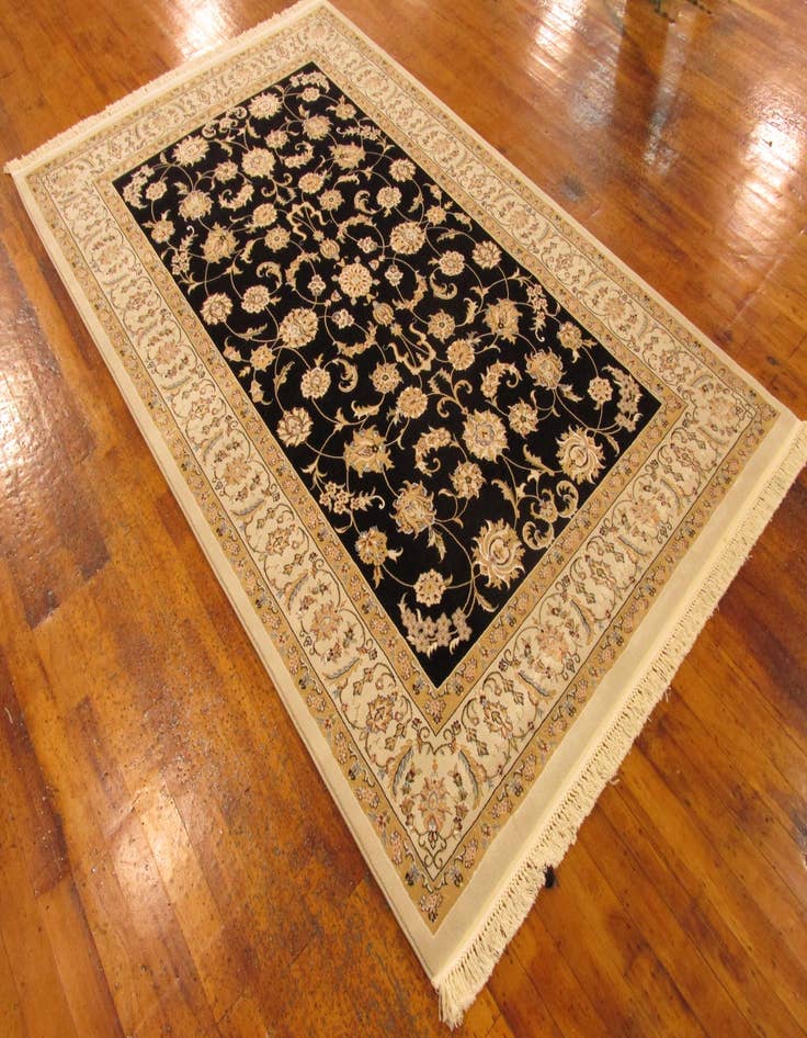 Detail image of 6' 2 x 10' Nain Rug