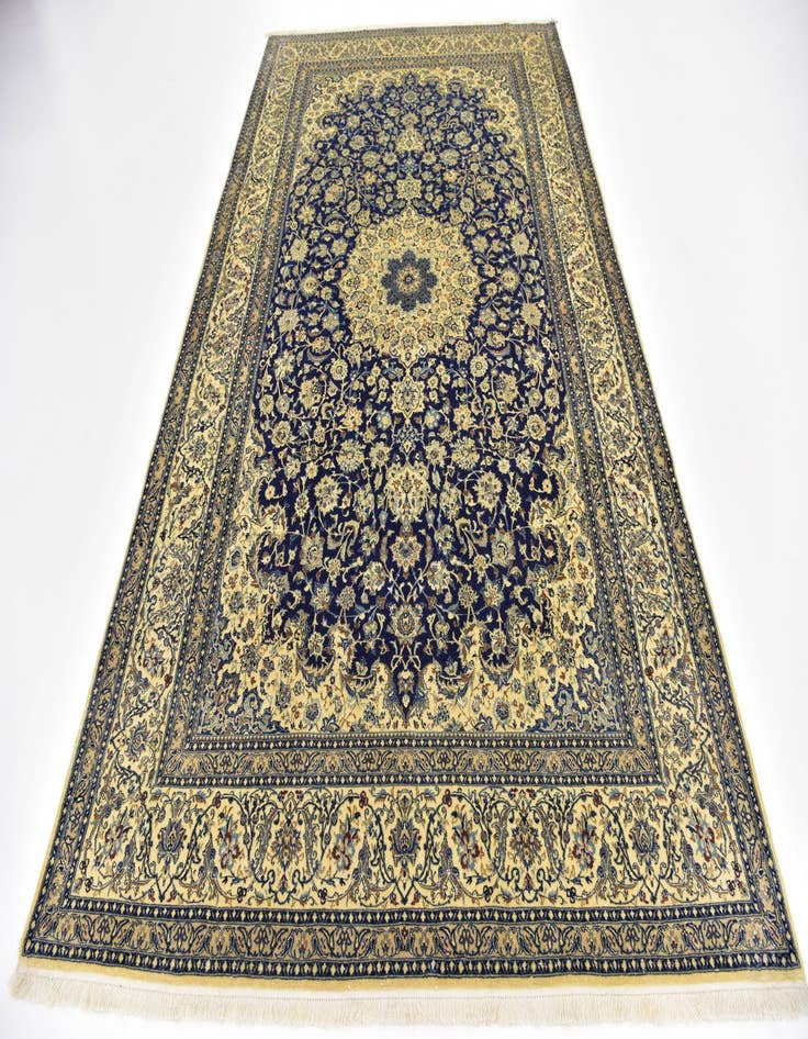 Detail image of 6' 8 x 11' 5  Hand Knotted Nain Persian Rug