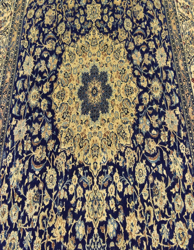 Detail image of 6' 8 x 11' 5  Hand Knotted Nain Persian Rug