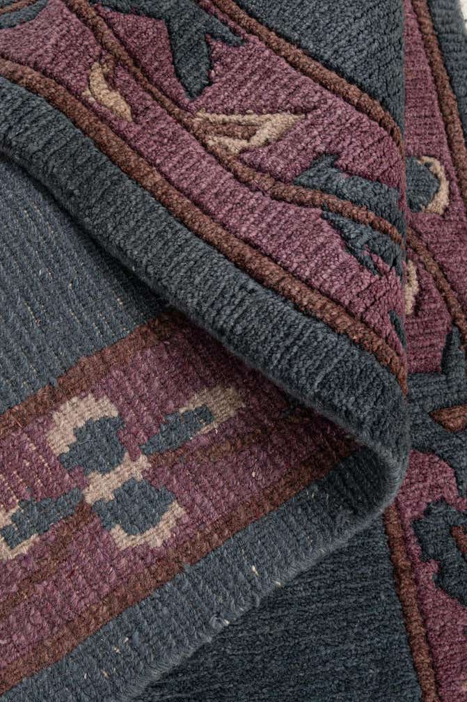 2' 7 x 4' 9 Hand Knotted Nepal Wool Rug