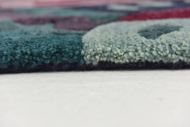 Detail image of 8' 5 x 11' 5 Hand Knotted Nepal Wool Rug