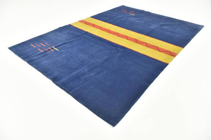 Detail image of 6' 8 x 9' 10 Hand Knotted Nepal Wool Rug