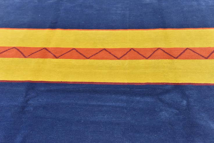 Detail image of 6' 8 x 9' 10 Hand Knotted Nepal Wool Rug