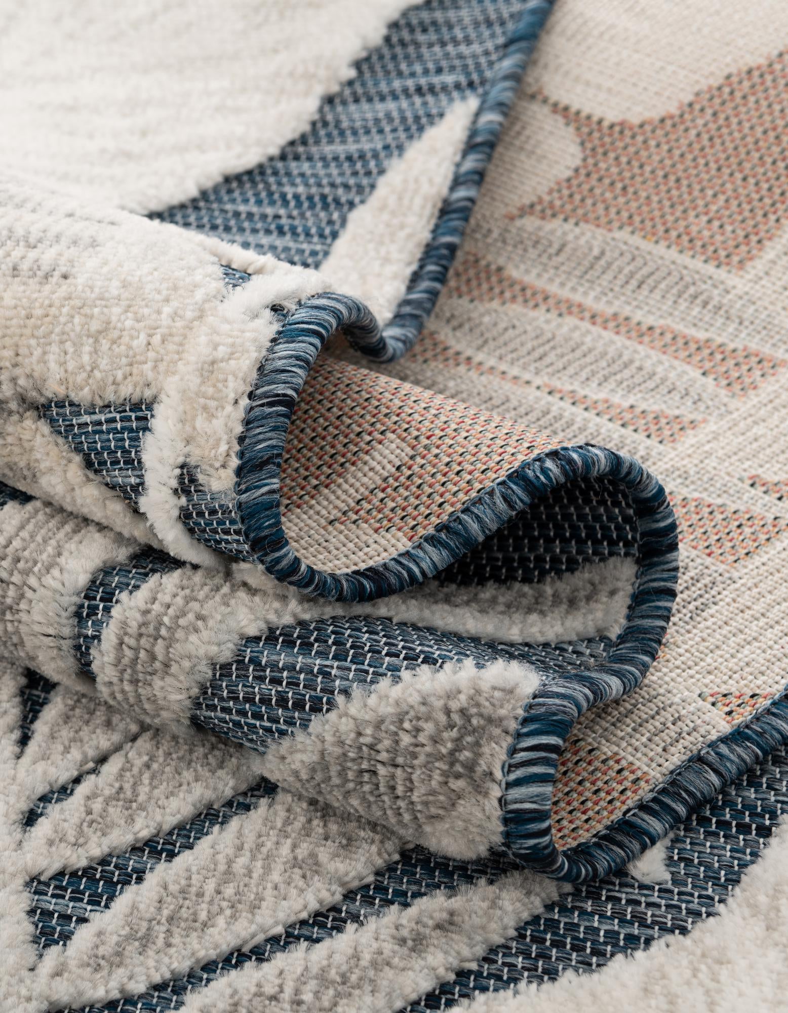 9' 9 x 12' Easy-Clean Botanical Indoor / Outdoor Rug