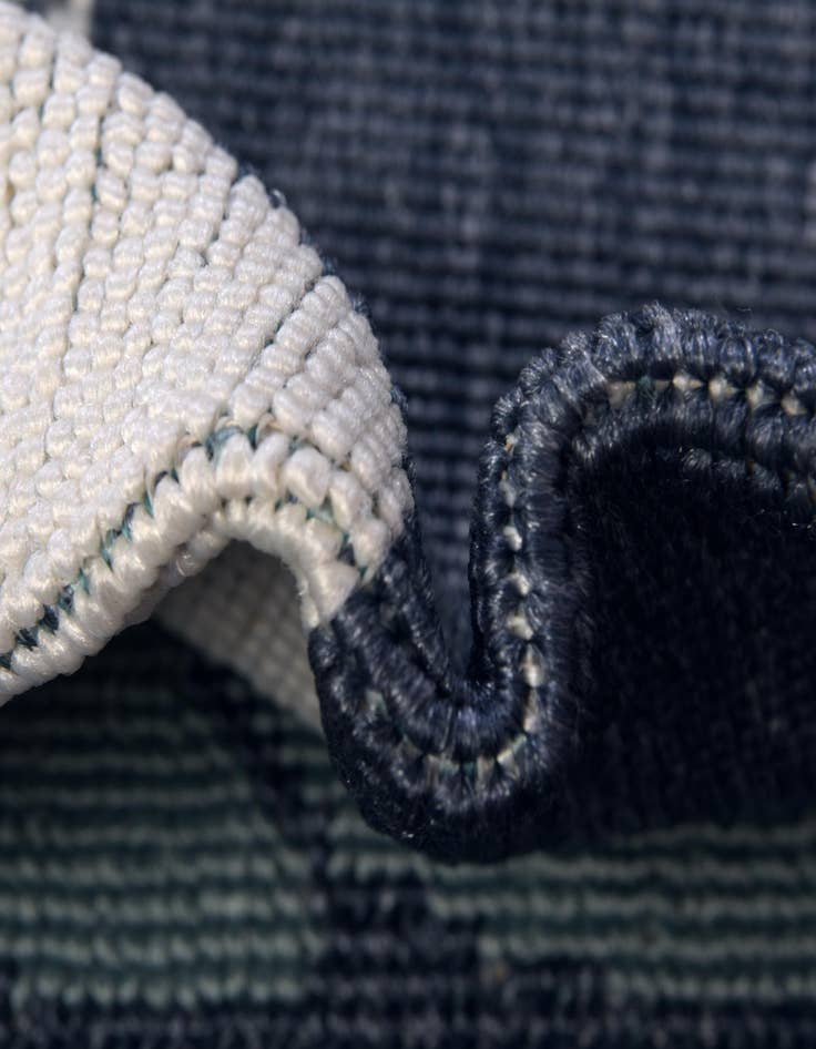 Detail image of 5' 3 x 8' Easy-Clean Coastal Indoor / Outdoor Rug
