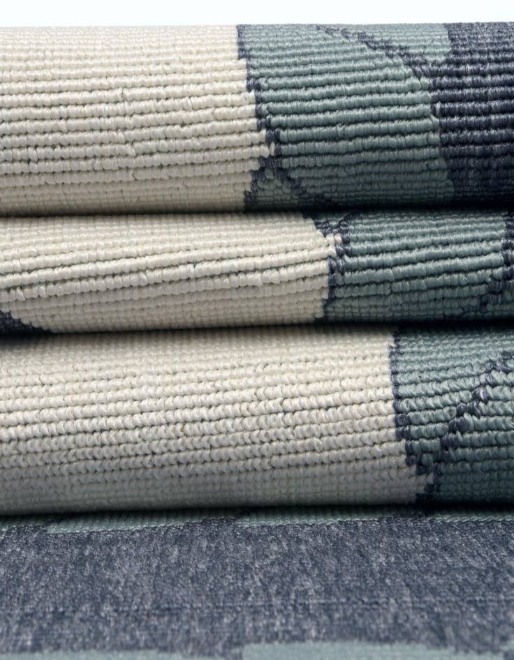 Detail image of 2' x 3'  Washable Coastal Indoor / Outdoor Rug