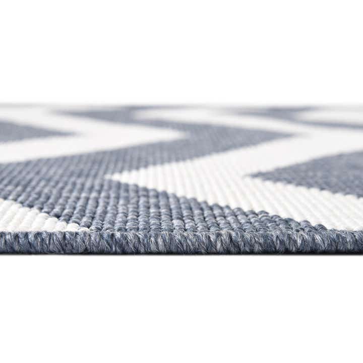 5' 3 x 8' Easy-Clean Coastal Indoor / Outdoor Rug