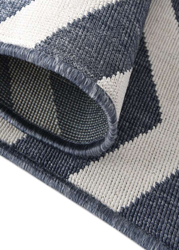 4' x 6' Easy-Clean Coastal Indoor / Outdoor Rug