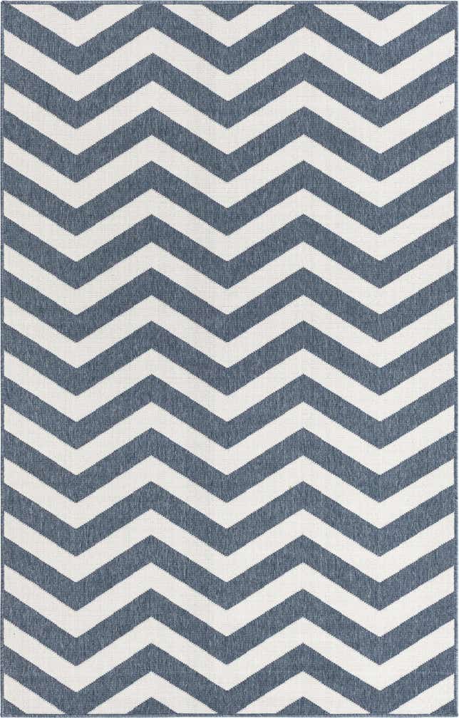 5' 3 x 8' Easy-Clean Coastal Indoor / Outdoor Rug