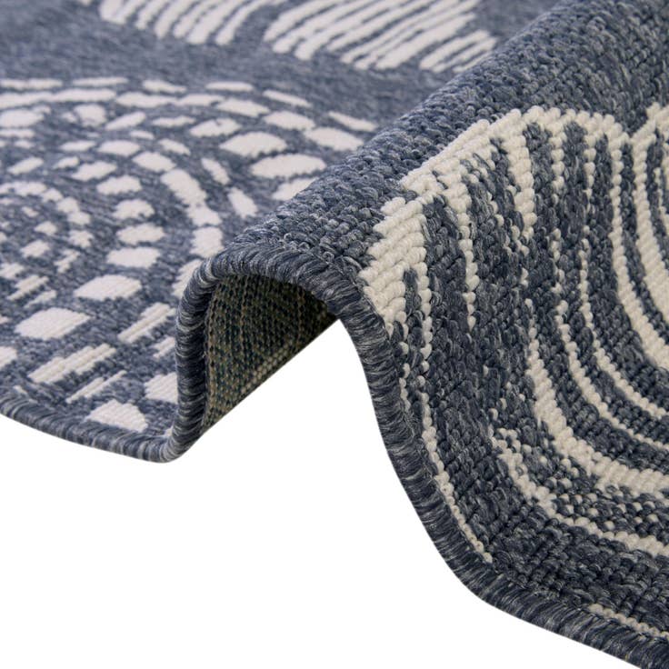 Detail image of 4' x 6' Easy-Clean Coastal Indoor / Outdoor Rug