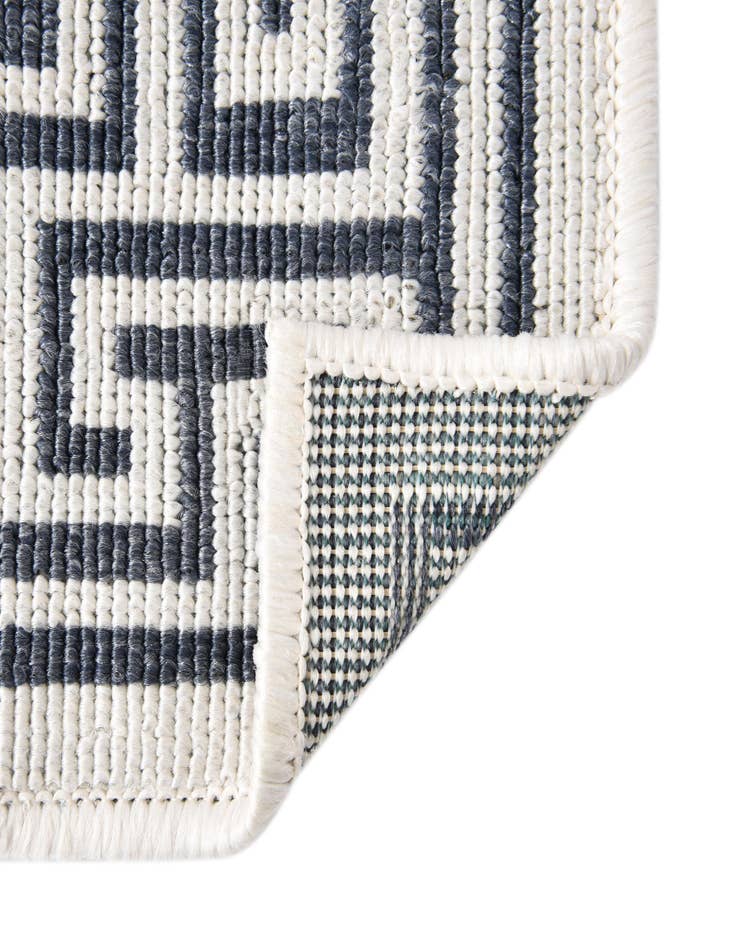 Detail image of 9' x 12' Easy-Clean Coastal Indoor / Outdoor Rug