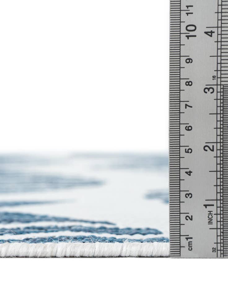 Detail image of 7' 10 x 10' Easy-Clean Coastal Indoor / Outdoor Rug
