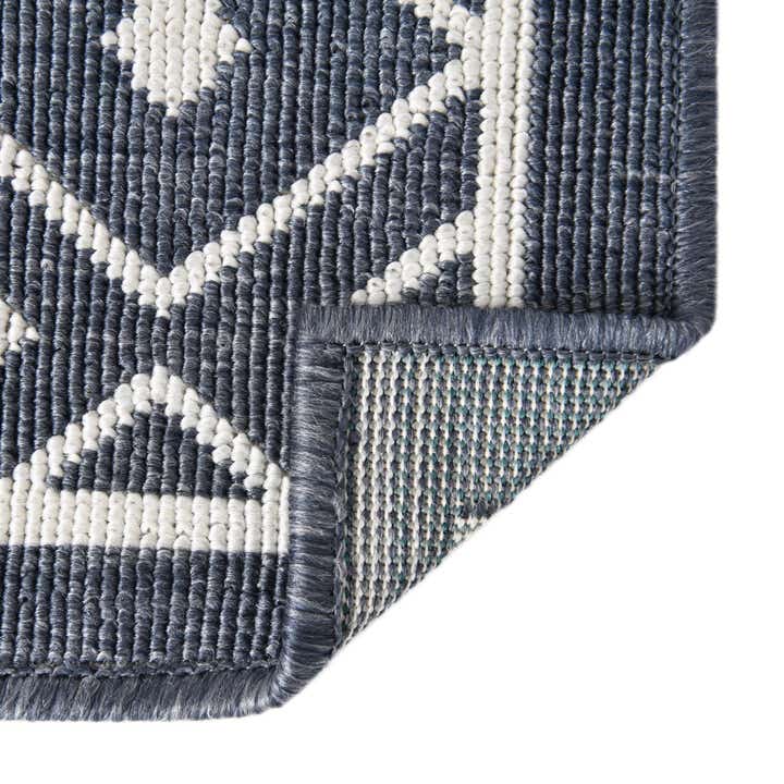 4' x 6' Easy-Clean Lattice Indoor / Outdoor Rug