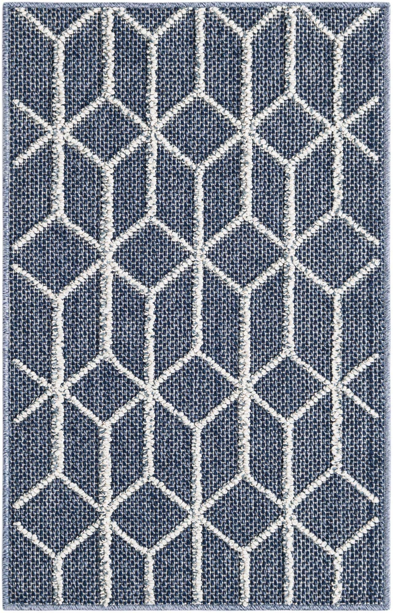 2' x 3' 1 Easy-Clean Lattice Indoor / Outdoor Rug