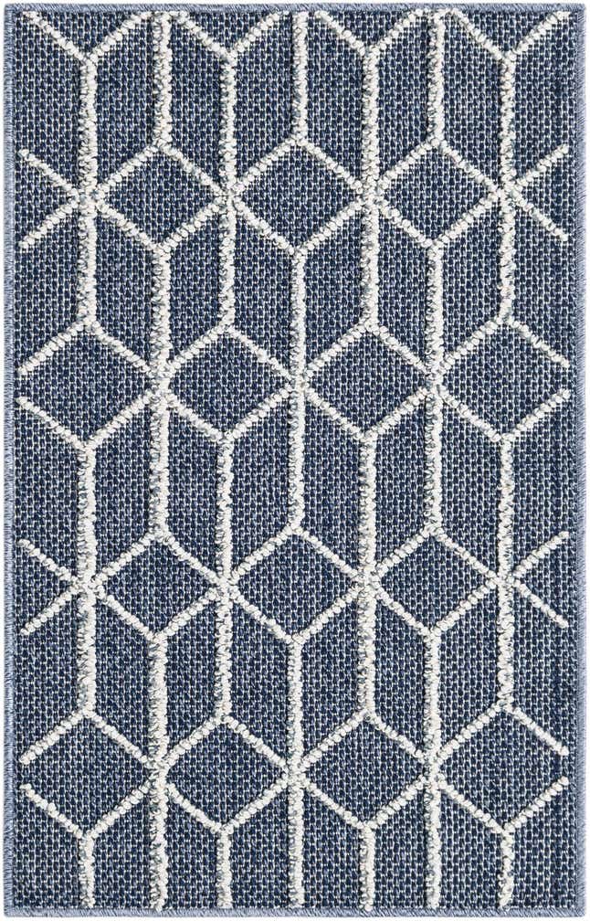 2' x 3' 1 Easy-Clean Lattice Indoor / Outdoor Rug