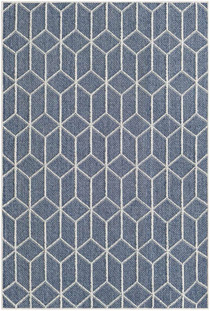 4' 1 x 6' 1 Easy-Clean Lattice Indoor / Outdoor Rug