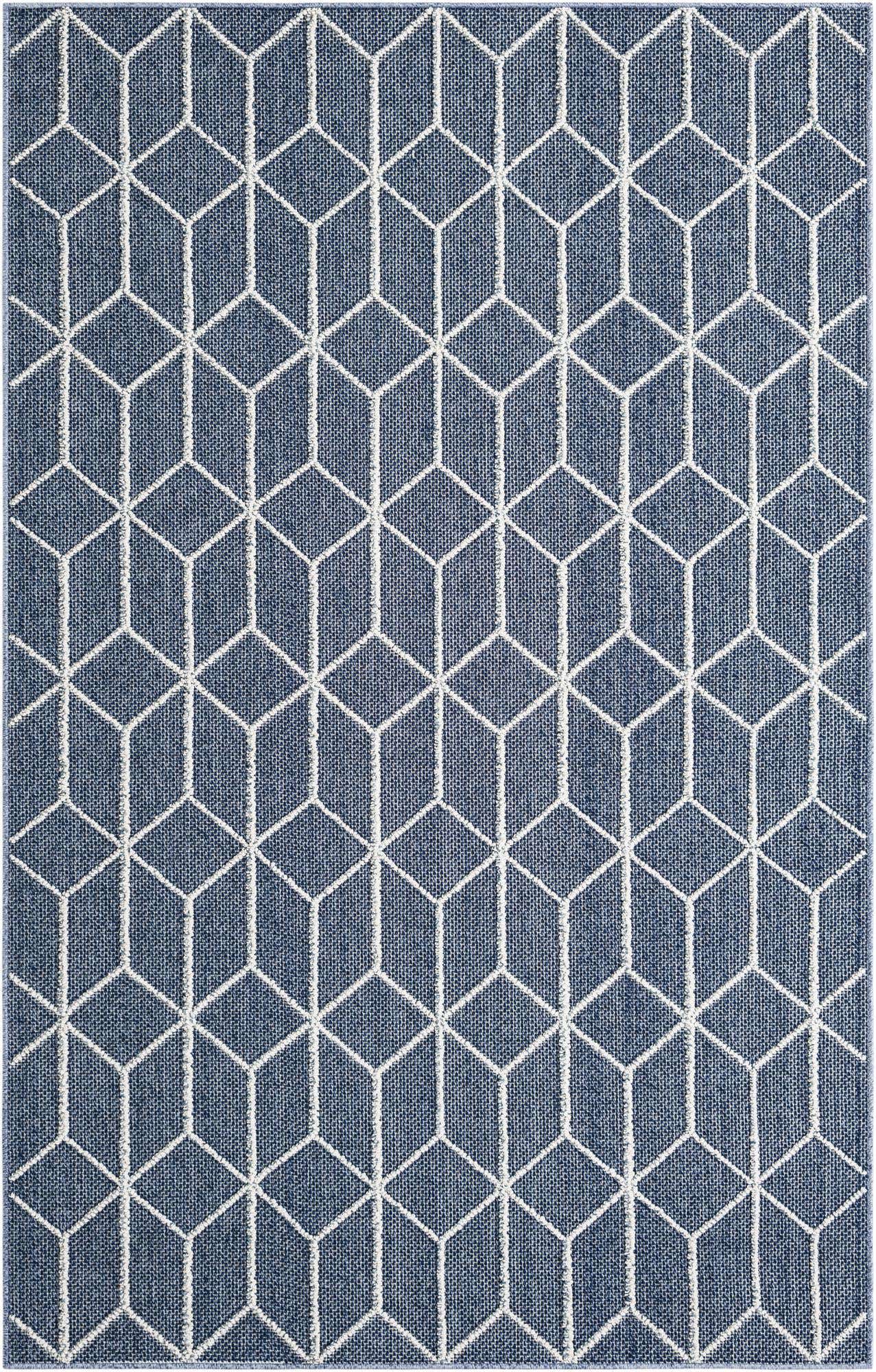5' 3 x 8' Easy-Clean Lattice Indoor / Outdoor Rug