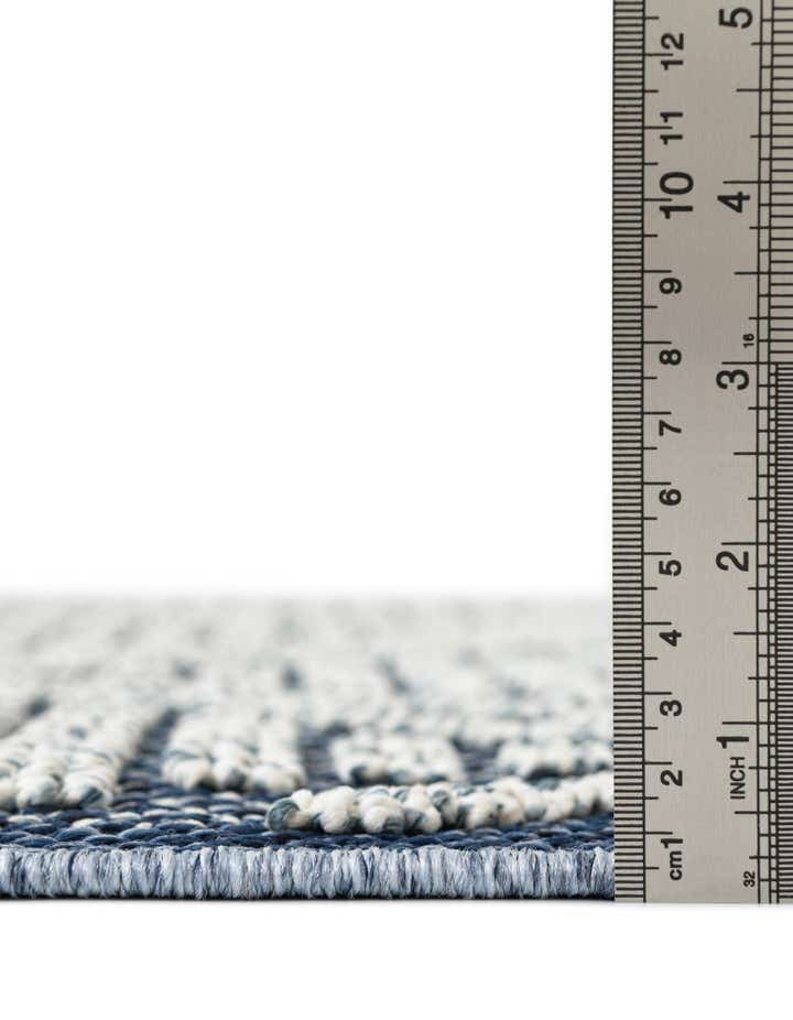 9' x 12' Easy-Clean Lattice Indoor / Outdoor Rug