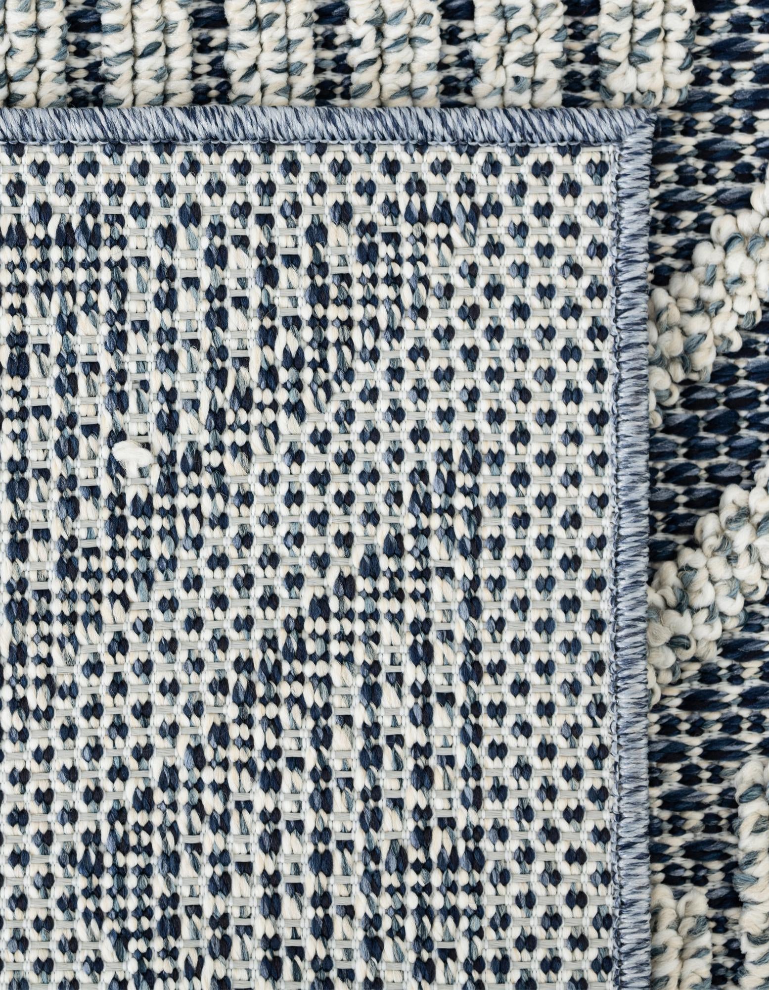 9' x 12' Easy-Clean Lattice Indoor / Outdoor Rug