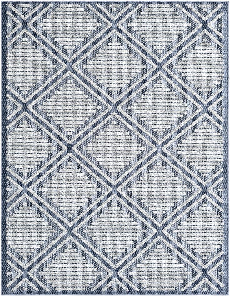 Detail image of 5' 3 x 8' Easy-Clean Lattice Indoor / Outdoor Rug