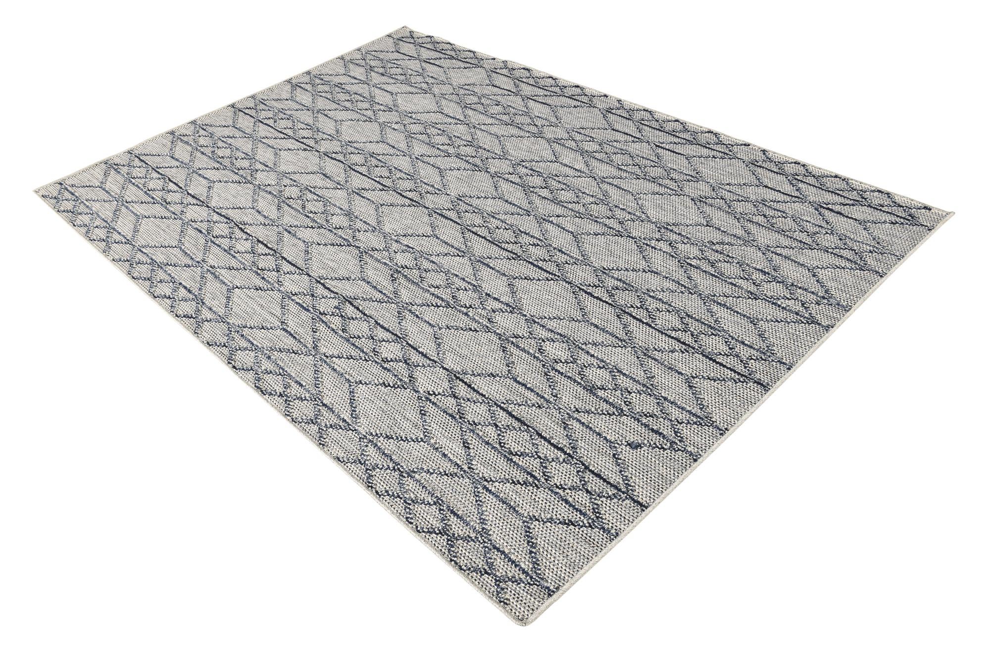 5' 3 x 7' 6 Easy-Clean Modern Indoor / Outdoor Rug