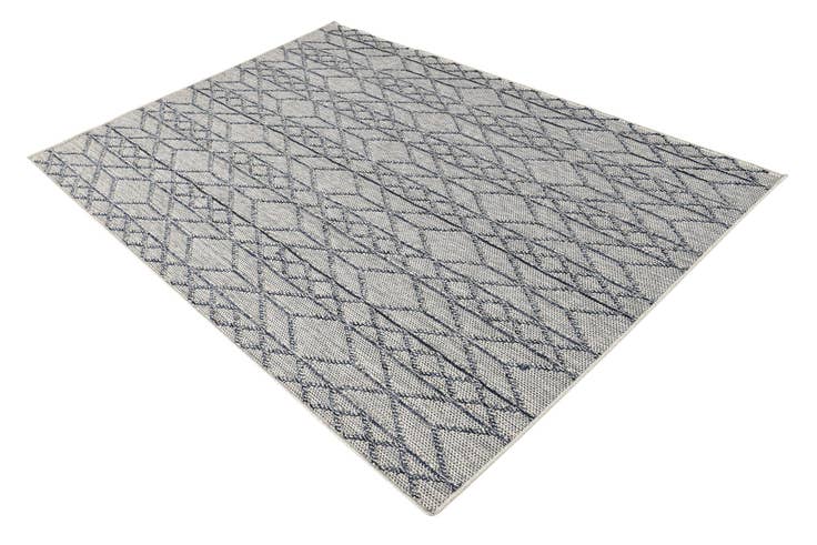 Detail image of 5' 3 x 7' 6 Easy-Clean Modern Indoor / Outdoor Rug