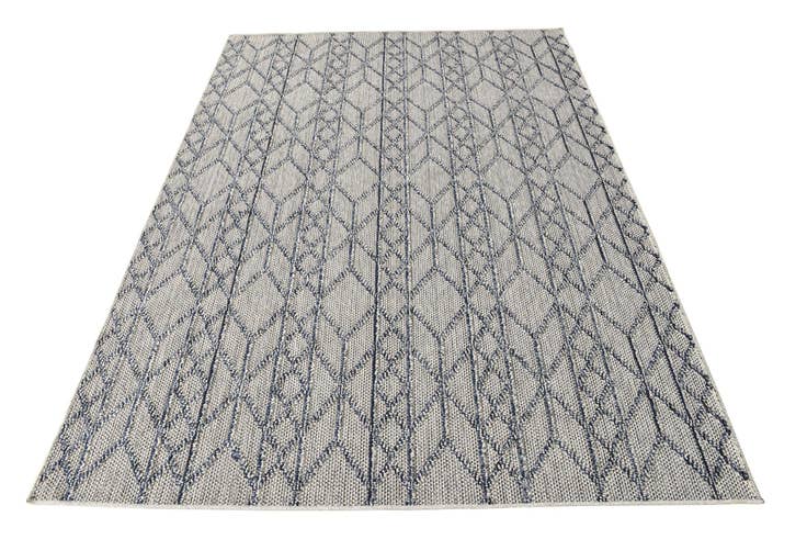 Detail image of 5' 3 x 7' 6 Easy-Clean Modern Indoor / Outdoor Rug
