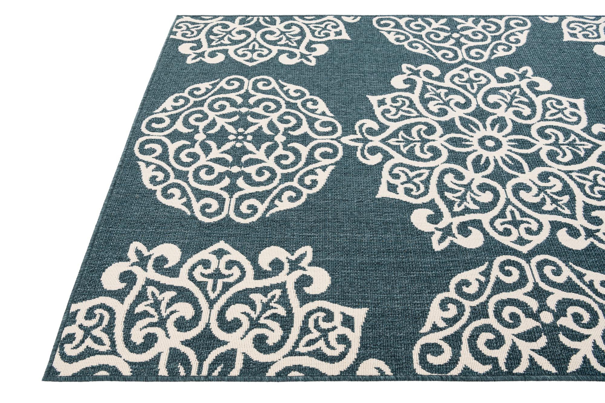 5' 3 x 7' 7 Easy-Clean Modern Indoor / Outdoor Rug